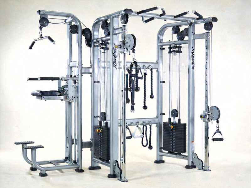 龙门架多功能训练器械，配有多种绳索和把手